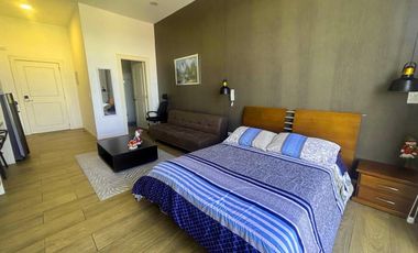 HERMOSA SUITE/STUDIO DE VENTA POR PARQUE CENTRAL DE CUMBAYÁ!!