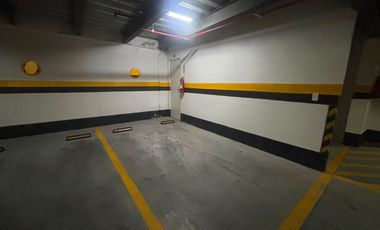 HERMOSA SUITE/STUDIO DE VENTA POR PARQUE CENTRAL DE CUMBAYÁ!!