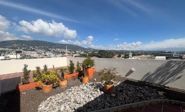 HERMOSA SUITE/STUDIO DE VENTA POR PARQUE CENTRAL DE CUMBAYÁ!!