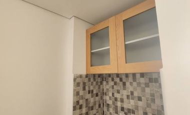 VENDO APARTAMENTO PARA ESTRENAR 47 METROS, DOS HABITACIONES, 2 BAÑOS, SALA COMEDOR, COCINA , LAVANDERIA, 1 PARQUEADERO, CHIA ZONA URBANA, RECIBO CARRO