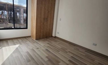 VENDO APARTAMENTO PARA ESTRENAR 47 METROS, DOS HABITACIONES, 2 BAÑOS, SALA COMEDOR, COCINA , LAVANDERIA, 1 PARQUEADERO, CHIA ZONA URBANA, RECIBO CARRO