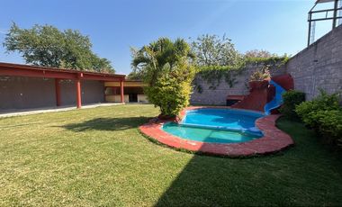 CASA EN VENTA, CON ALBERCA, YAUTEPEC, MORELOS