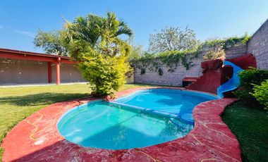 CASA EN VENTA, CON ALBERCA, YAUTEPEC, MORELOS