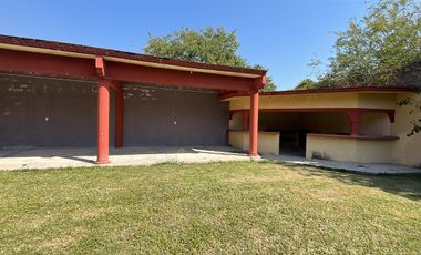 CASA EN VENTA, CON ALBERCA, YAUTEPEC, MORELOS