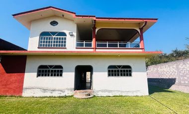 CASA EN VENTA, CON ALBERCA, YAUTEPEC, MORELOS