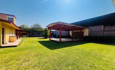 CASA EN VENTA, CON ALBERCA, YAUTEPEC, MORELOS