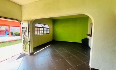 CASA EN VENTA, CON ALBERCA, YAUTEPEC, MORELOS