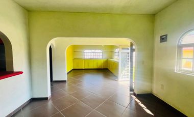 CASA EN VENTA, CON ALBERCA, YAUTEPEC, MORELOS