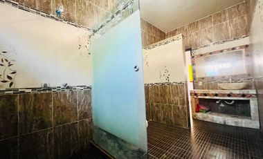 CASA EN VENTA, CON ALBERCA, YAUTEPEC, MORELOS