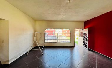CASA EN VENTA, CON ALBERCA, YAUTEPEC, MORELOS