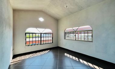 CASA EN VENTA, CON ALBERCA, YAUTEPEC, MORELOS