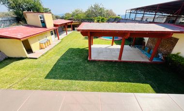 CASA EN VENTA, CON ALBERCA, YAUTEPEC, MORELOS