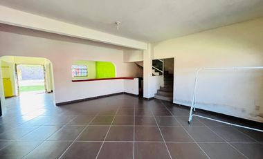 CASA EN VENTA, CON ALBERCA, YAUTEPEC, MORELOS