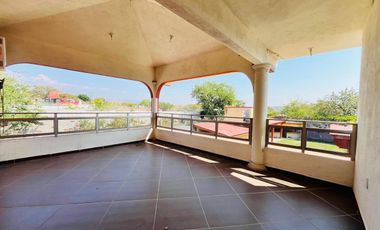 CASA EN VENTA, CON ALBERCA, YAUTEPEC, MORELOS