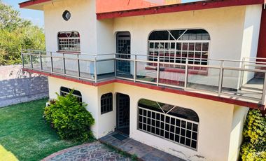 CASA EN VENTA, CON ALBERCA, YAUTEPEC, MORELOS