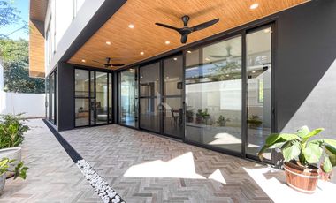 Classy Modern Contemporary House and Lot For Sale in Lindenwood Residences, Muntinlupa City