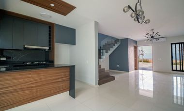 Venta casa 3 recamaras Zimalta, Tlaquepaque Jalisco en esquina