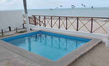 CASA FRENTE AL MAR EN SAN BENITO CON MAGNÍFICA UBICACIÓN