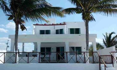 CASA FRENTE AL MAR EN SAN BENITO CON MAGNÍFICA UBICACIÓN