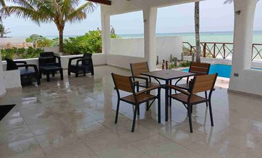 CASA FRENTE AL MAR EN SAN BENITO CON MAGNÍFICA UBICACIÓN