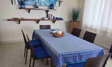 CASA FRENTE AL MAR EN SAN BENITO CON MAGNÍFICA UBICACIÓN