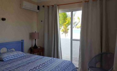 CASA FRENTE AL MAR EN SAN BENITO CON MAGNÍFICA UBICACIÓN