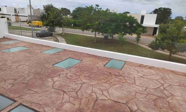 CASA EN RENTA PRIVADA NADIRA CONKAL MERIDA YUCATAN