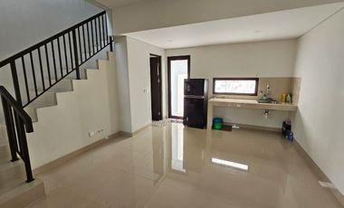 Cicil11jt Rumah Castilla Bsd,Sbrng Pasar Modern Toll Stasiun Rawabuntu Ada Kolam Renang Tennis