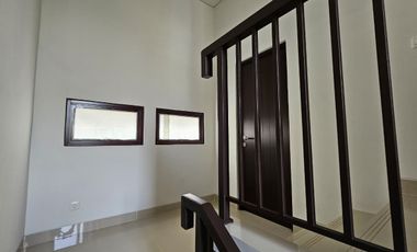 Cicil11jt Rumah Castilla Bsd,Sbrng Pasar Modern Toll Stasiun Rawabuntu Ada Kolam Renang Tennis