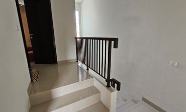 Cicil11jt Rumah Castilla Bsd,Sbrng Pasar Modern Toll Stasiun Rawabuntu Ada Kolam Renang Tennis