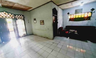 Dijual murah rumah hitung tanah saja pinggir jalan Cipayung ciputat Tangsel