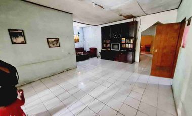 Dijual murah rumah hitung tanah saja pinggir jalan Cipayung ciputat Tangsel