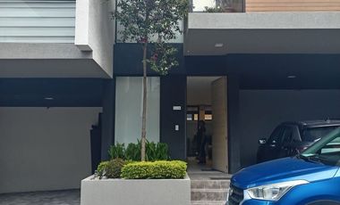 CASA DE 4 DORMITORIOS CUMBAYA-TUMBACO SECTOR LA VIÑA - ALTA PLUSVALIA