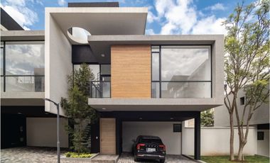 CASA DE 4 DORMITORIOS CUMBAYA-TUMBACO SECTOR LA VIÑA - ALTA PLUSVALIA