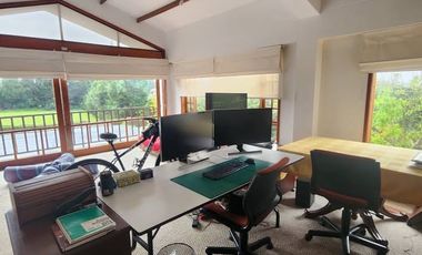 VENDO CASA FINCA EN PARCELACION CON VIGILANCIA, CASA DE 1 PISO DE 5 HABITACIONES CADA UNA CON BAÑO, SALA COMEDOR COCINA LAVADERA, ESTUDIO, GARAJE CUBI