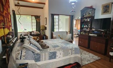 VENDO CASA FINCA EN PARCELACION CON VIGILANCIA, CASA DE 1 PISO DE 5 HABITACIONES CADA UNA CON BAÑO, SALA COMEDOR COCINA LAVADERA, ESTUDIO, GARAJE CUBI