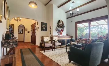 VENDO CASA FINCA EN PARCELACION CON VIGILANCIA, CASA DE 1 PISO DE 5 HABITACIONES CADA UNA CON BAÑO, SALA COMEDOR COCINA LAVADERA, ESTUDIO, GARAJE CUBI