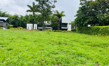 Extraordinario terreno en la entrada 4 de Cerritos con 1500 m2. Las Cascadas. Pereira.