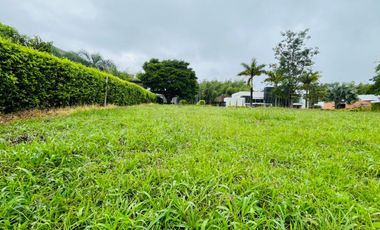 Extraordinario terreno en la entrada 4 de Cerritos con 1500 m2. Las Cascadas. Pereira.