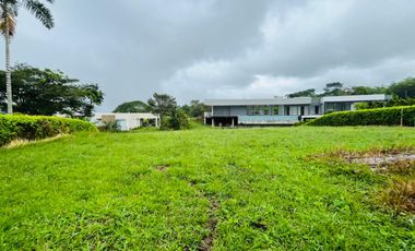 Extraordinario terreno en la entrada 4 de Cerritos con 1500 m2. Las Cascadas. Pereira.