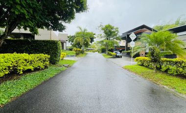 Extraordinario terreno en la entrada 4 de Cerritos con 1500 m2. Las Cascadas. Pereira.