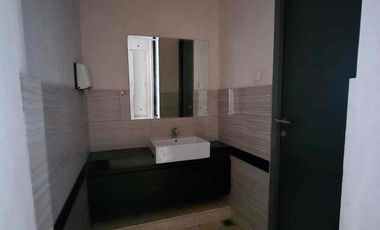 Disewakan Rumah Jalan Raya Senopati untuk Resto Kantor