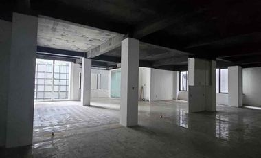 Disewakan Rumah Jalan Raya Senopati untuk Resto Kantor