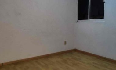 EN FRACCIONAMIENTO CON SEGURUDAD 24HRS Y ÁREAS VERDES, A UNOS PASOS DE AV TOLLOCAN.