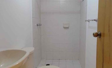 EN FRACCIONAMIENTO CON SEGURUDAD 24HRS Y ÁREAS VERDES, A UNOS PASOS DE AV TOLLOCAN.