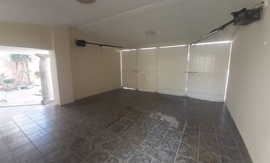 Casa en Renta | 4 Recámaras + Estudio | mas de 100 m2 de patio | $22,500
