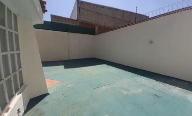 Casa en Renta | 4 Recámaras + Estudio | mas de 100 m2 de patio | $22,500