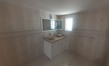 Casa en Renta | 4 Recámaras + Estudio | mas de 100 m2 de patio | $22,500