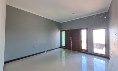 2-story shophouse for sale, ready to move into the Renon area