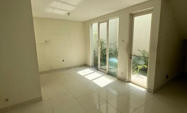 Disewakan Rumah Gress Minimalis Grand Pakuwon Tandes, Surabaya Barat, dekat North West Citraland, Bukit Palma